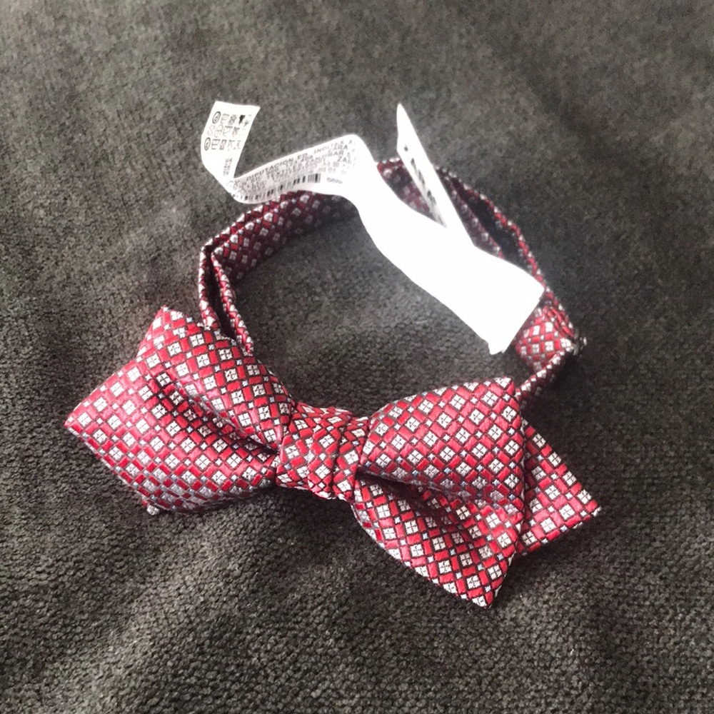 Boys Zara bow tie